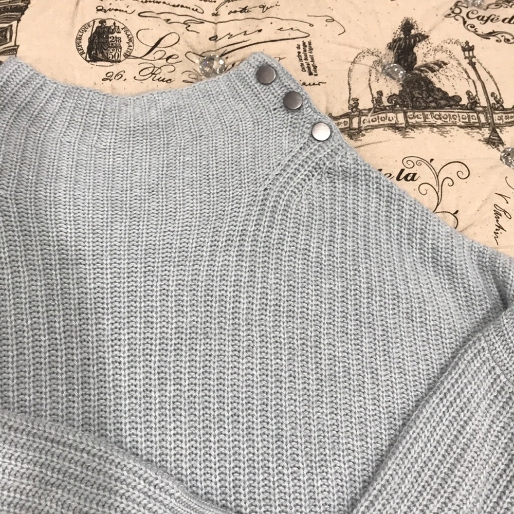 🎁 EnThread Women's Sweater - Picture 2 of 3